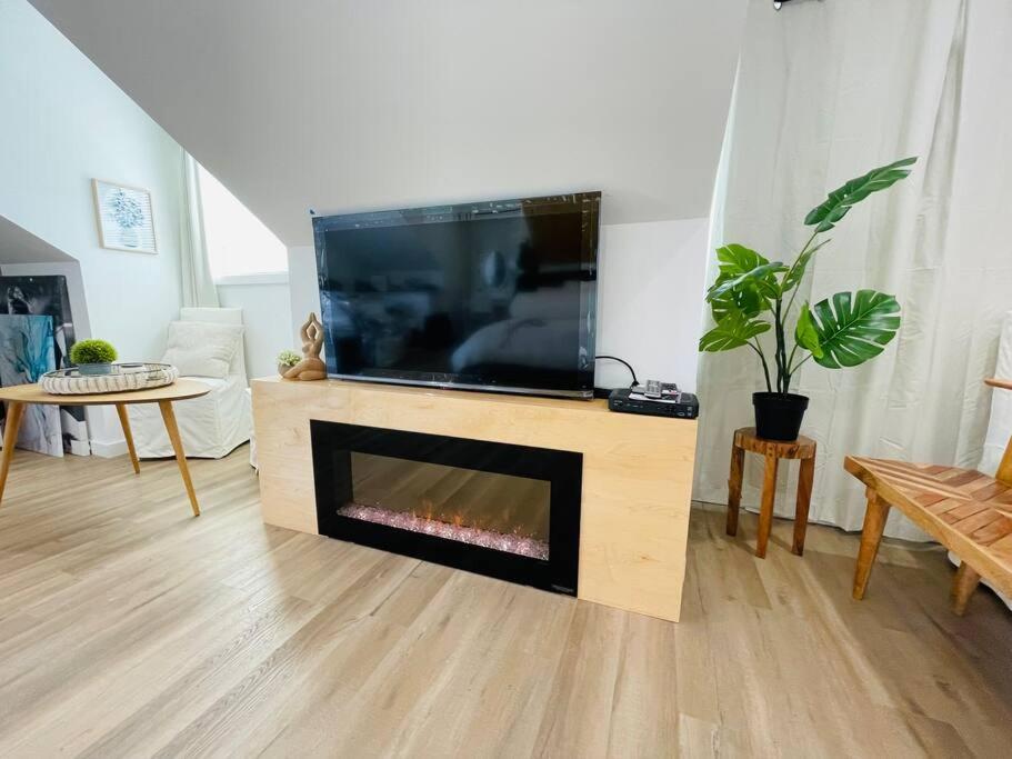 Stylish Cozy One Bedroom Studio With Free Parking Victoria Buitenkant foto